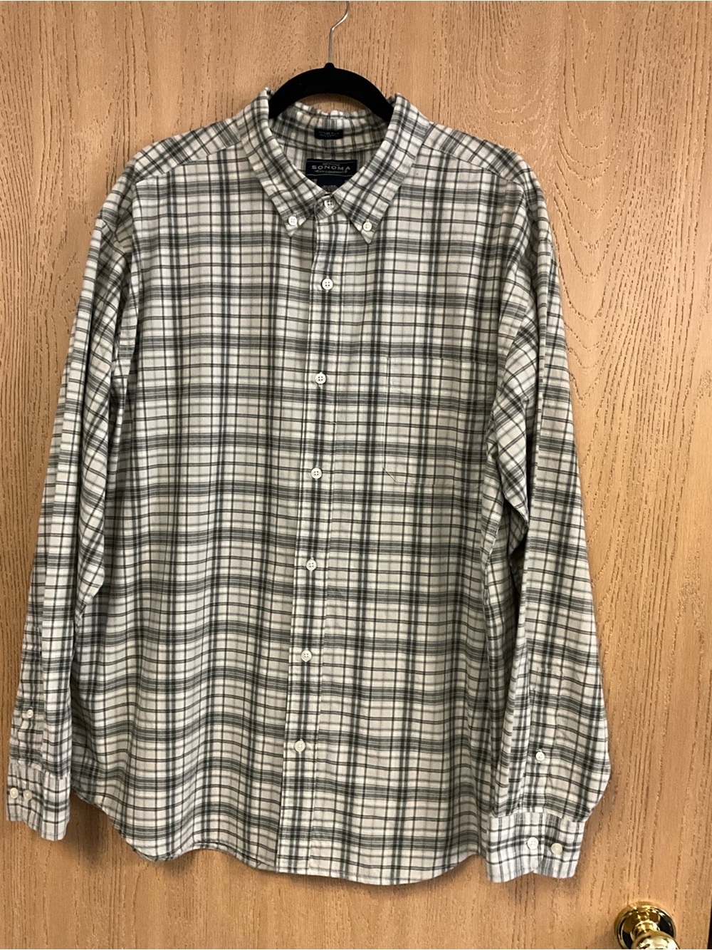 Kohl's White and Olive Green Plaid Button-Down Shirt